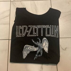 Black Led Zeppelin Short Sleeve T-Shirt. Size Men’s Large. Lightly Worn.